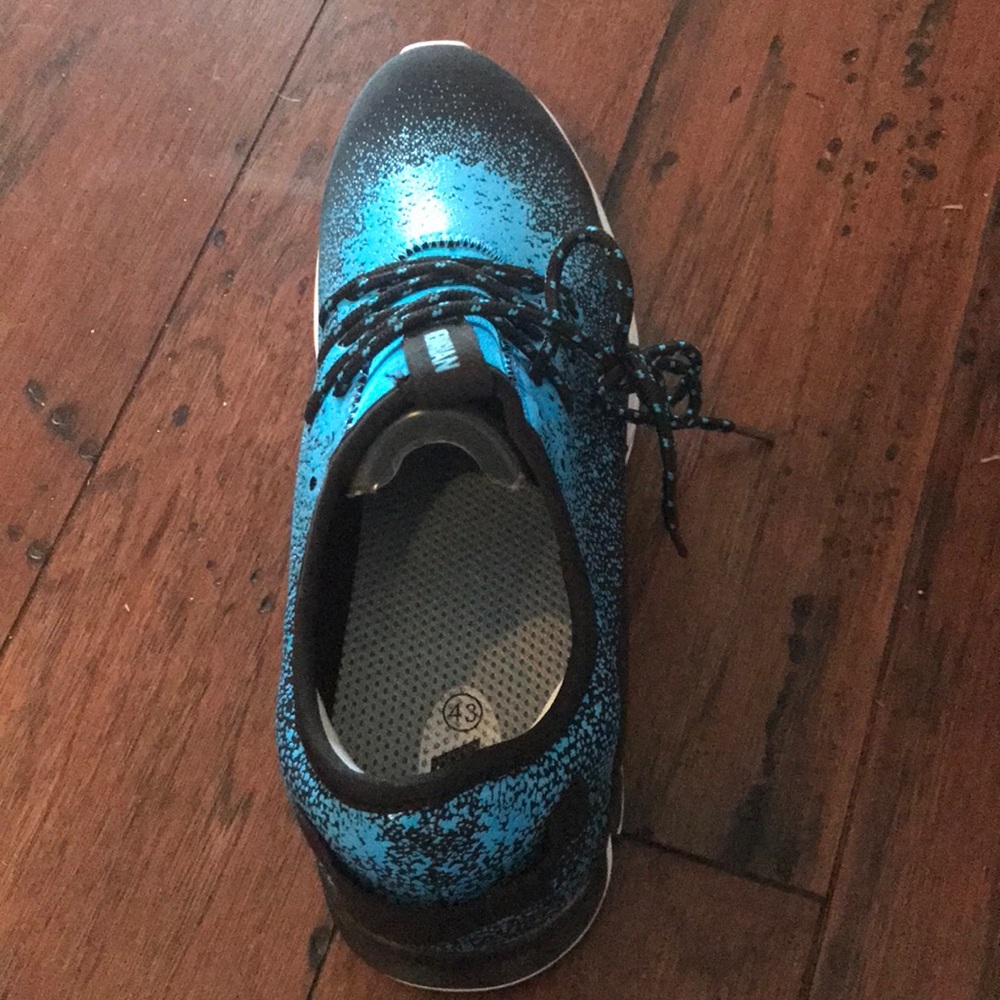 Running shoes - Picture 3 of 3